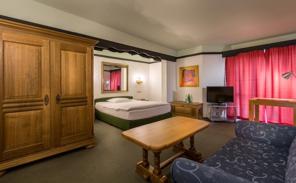 Hotel Contel 3*